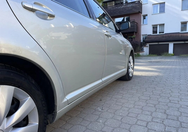 Toyota Avensis cena 7900 przebieg: 280000, rok produkcji 2005 z Świeradów-Zdrój małe 232